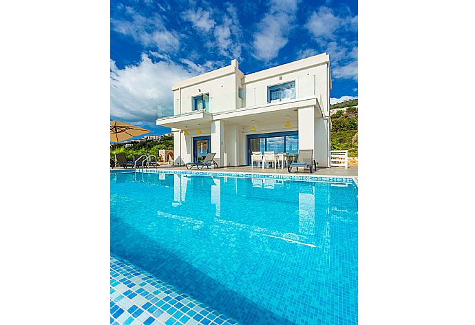 Beautiful villa with private infinity pool and terrace with panoramic sea views . - Villa Seashell . (Photo Gallery) }}