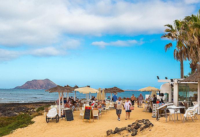 Beachfront dining at Galera  . - Villa Remos Ocho . (Galleria fotografica) }}