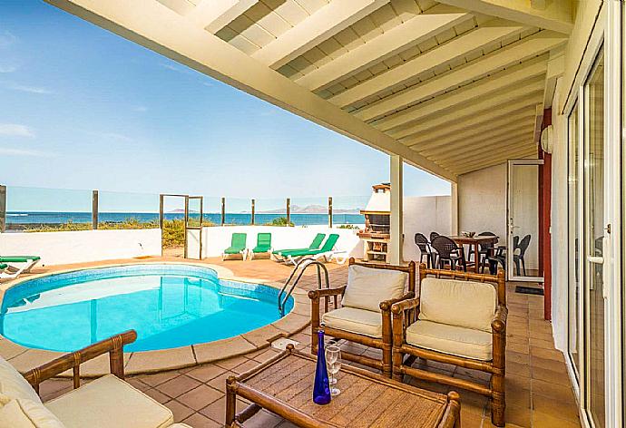 Beautiful Seafront Villa with Private Pool and Terrace  . - Villa Remos Ocho . (Galleria fotografica) }}