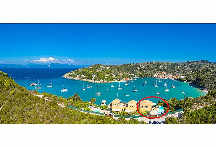 Aerial view of Faros showing location of Thanasis . - Thanasis . (Galleria fotografica) }}