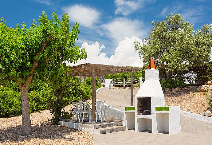 Terrace with BBQ . - Casa Anna . (Fotogalerie) }}