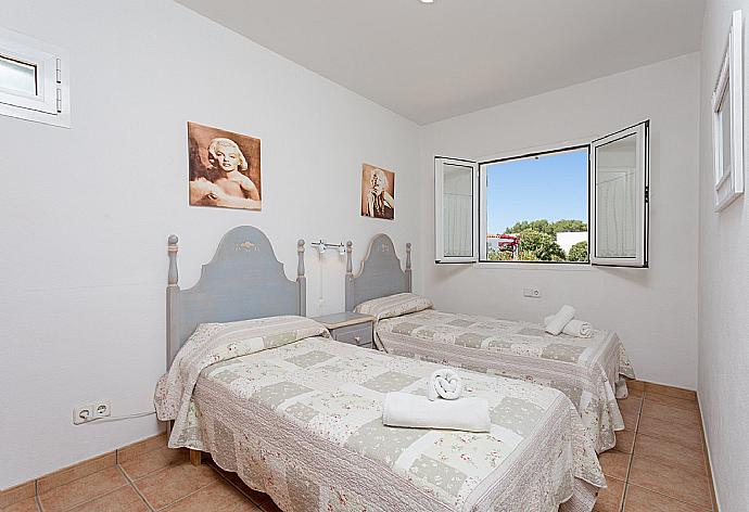 Twin bedroom . - Casa Anna . (Photo Gallery) }}