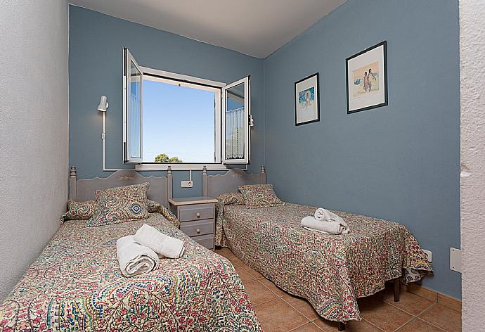 Twin bedroom . - Casa Anna . (Photo Gallery) }}