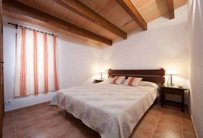 Double bedroom with A/C  . - Font Xica . (Galleria fotografica) }}