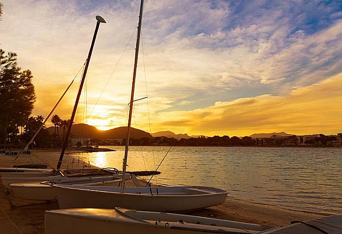 Mallorca sunset . - Font Xica . (Photo Gallery) }}