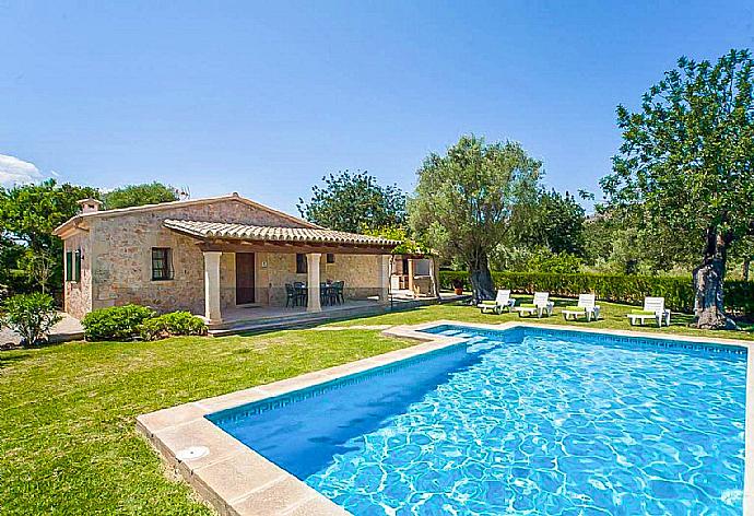 Beautiful Villa with Private Pool, Terrace and Garden area . - Font Xica . (Galería de imágenes) }}