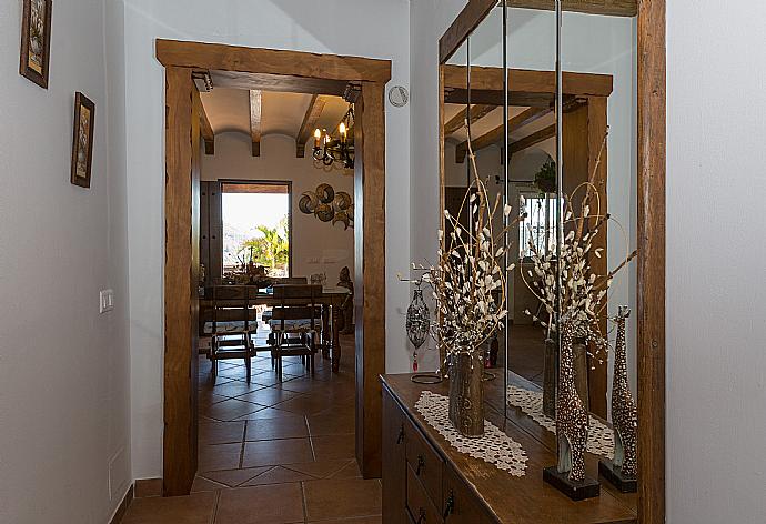 Hallway . - Villa Rosandra . (Photo Gallery) }}