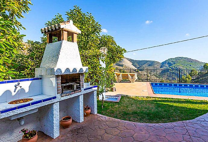 Terrace area with BBQ . - Villa Rosandra . (Photo Gallery) }}