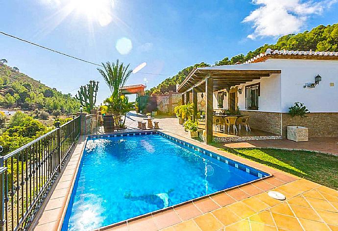 ,Beautiful villa with private pool and terrace . - Villa Rosandra . (Photo Gallery) }}