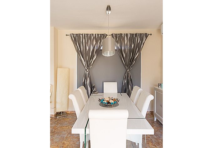 Dining area . - Villa Mijas . (Photo Gallery) }}