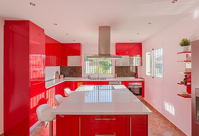 Equipped kitchen and open plan dining area . - Villa Mijas . (Photo Gallery) }}