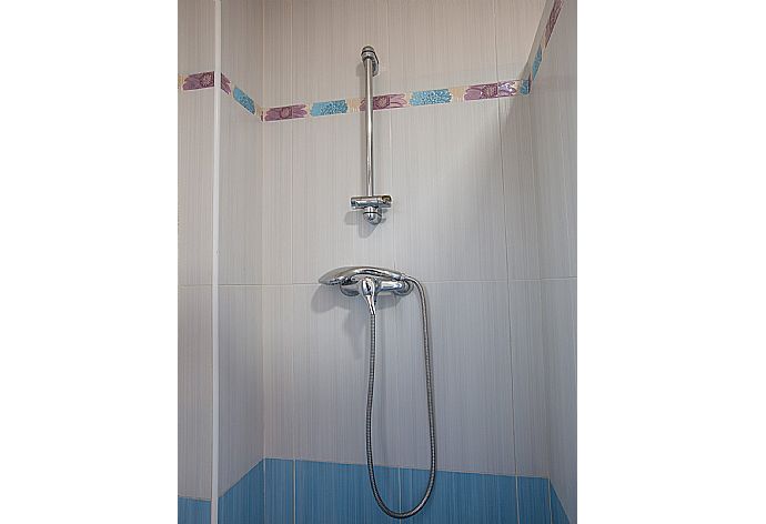 An en suite bathroom with shower. W/C. . - Villa Mijas . (Photo Gallery) }}