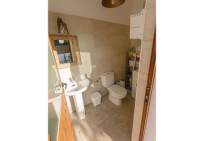 Family bathroom. W/C. . - Villa La Rambla (Oasis) . (Photo Gallery) }}