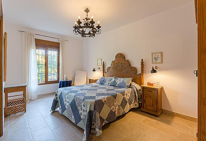 Double bedroom with A/C and en suite bathroom . - Villa La Rambla (Oasis) . (Photo Gallery) }}