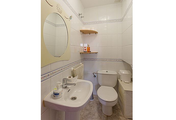 Toilet . - Julio Romero . (Fotogalerie) }}