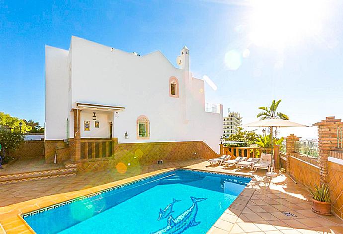 ,Beautiful villa with private pool and terrace . - Julio Romero . (Fotogalerie) }}