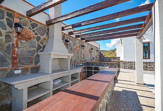 BBQ area . - Villa Araceli . (Photo Gallery) }}