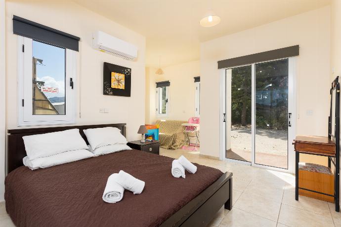 Double bedroom with A/C . - Villa Kleopatra . (Photo Gallery) }}