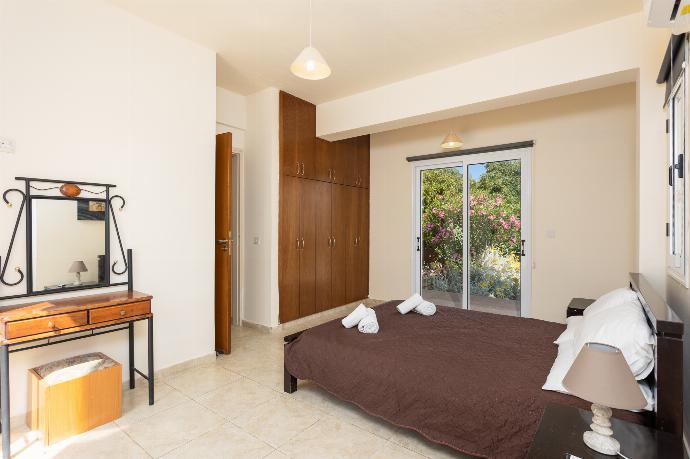 Double bedroom with A/C . - Villa Kleopatra . (Photo Gallery) }}