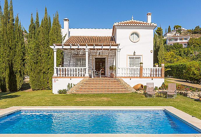 ,Beautiful Villa with Private Pool, Terrace and Garden area . - Villa Tinajas . (Photo Gallery) }}