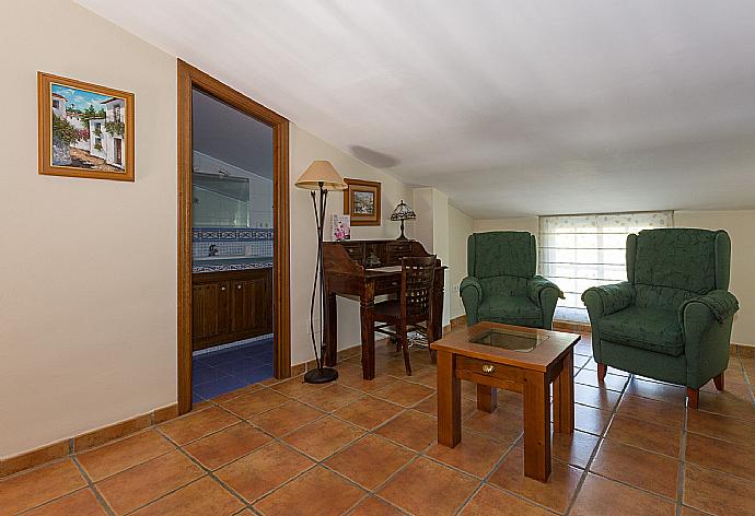 Sitting area . - Villa Tinajas . (Photo Gallery) }}