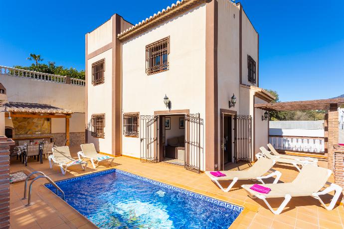 ,Beautiful villa with private pool and terrace with sea views . - Miguel Franco . (Galerie de photos) }}