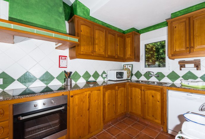 Equipped kitchen . - Villa Xapa . (Galerie de photos) }}
