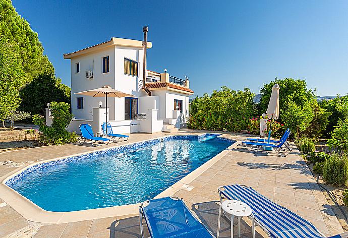 ,Beautiful villa with private pool and terrace . - Villa Charoula Tessera . (Fotogalerie) }}