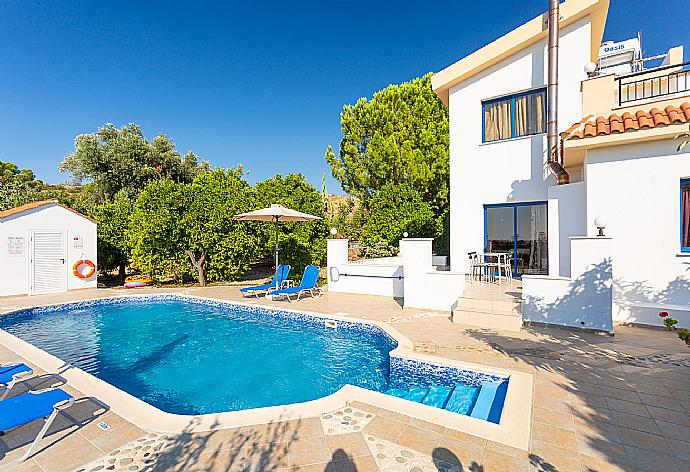 Beautiful villa with private pool and terrace . - Villa Charoula Tessera . (Fotogalerie) }}