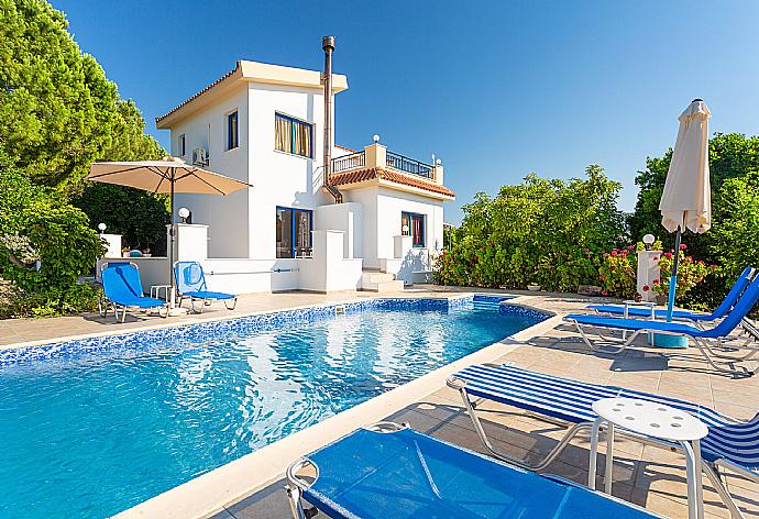 Beautiful villa with private pool and terrace . - Villa Charoula Tessera . (Fotogalerie) }}