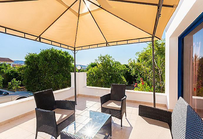 Terrace area with gazebo . - Villa Charoula Tessera . (Photo Gallery) }}