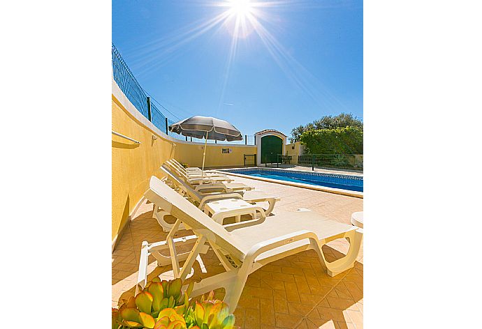 Private pool with terrace area . - Casa da Encosta . (Photo Gallery) }}