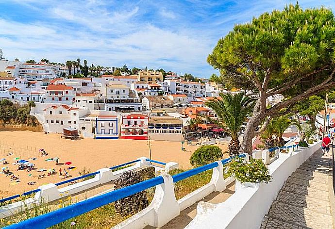 Praia de Carvoeiro . - Villa Amendoeira . (Photo Gallery) }}