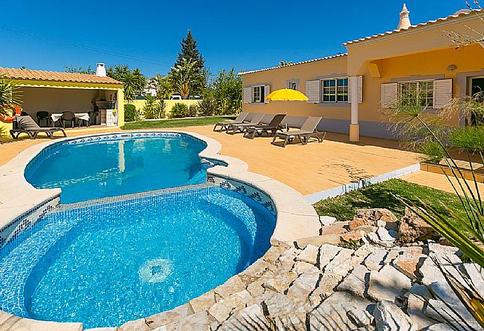 ,Beautiful villa with private pool, terrace, and garden . - Casa Amendoeira . (Galería de imágenes) }}