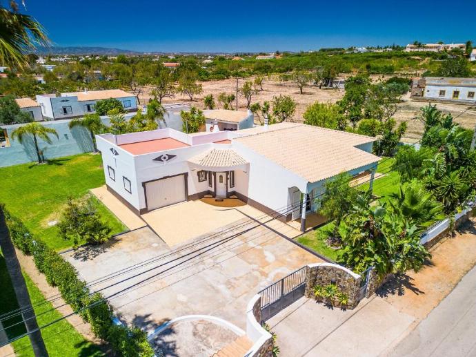  . - Villa Amendoeira . (Photo Gallery) }}