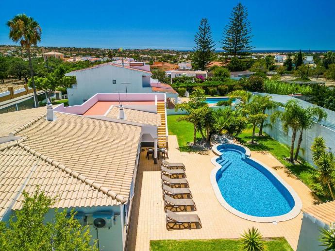  . - Villa Amendoeira . (Photo Gallery) }}