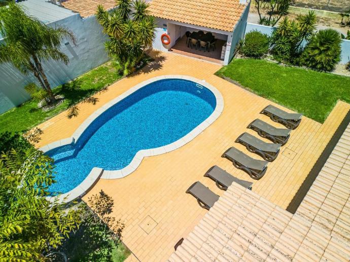 . - Villa Amendoeira . (Photo Gallery) }}