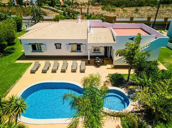  . - Villa Amendoeira . (Photo Gallery) }}