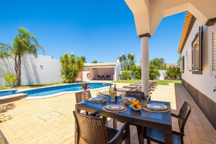  . - Villa Amendoeira . (Photo Gallery) }}