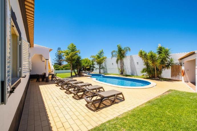  . - Villa Amendoeira . (Photo Gallery) }}