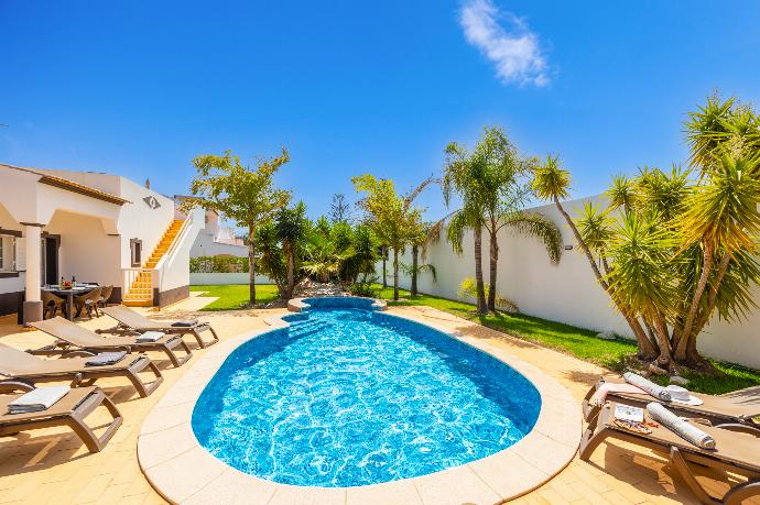Beautiful villa with private pool and terrace . - Villa Amendoeira . (Photo Gallery) }}