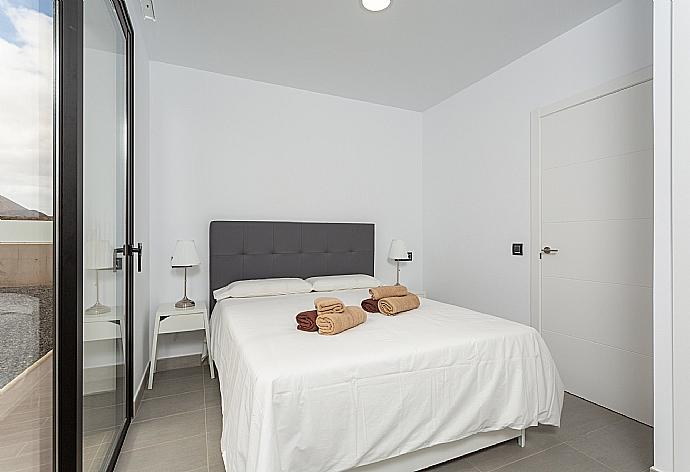 Double bedroom with A/C and terrace access . - Villa Dream Seis . (Galleria fotografica) }}