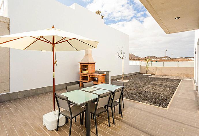 Terrace area with BBQ . - Villa Dream Seis . (Photo Gallery) }}