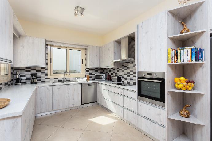 Equipped kitchen on ground floor . - Villa Christel . (Photo Gallery) }}