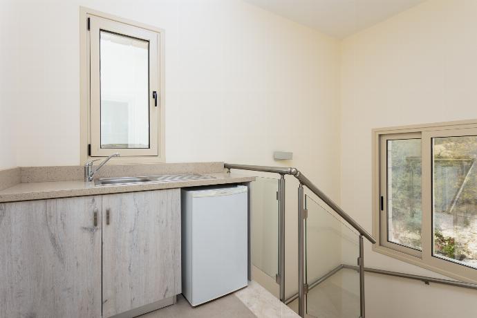 Kitchenette on first floor . - Villa Christel . (Fotogalerie) }}