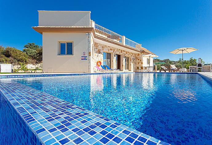 Beautiful villa with private pool and terrace . - Villa Christel . (Fotogalerie) }}