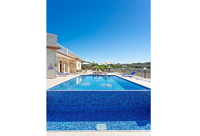 Beautiful villa with private pool and terrace . - Villa Christel . (Galería de imágenes) }}