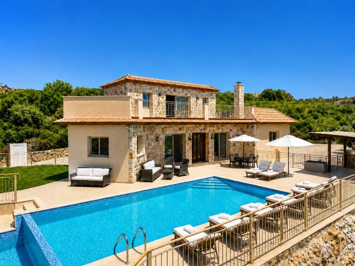 Spacious stone villa with a large private pool, sun loungers, and beautiful countryside surroundings. . - Villa Christel . (Photo Gallery) }}