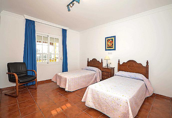 Twin bedroom . - El Fraile . (Photo Gallery) }}