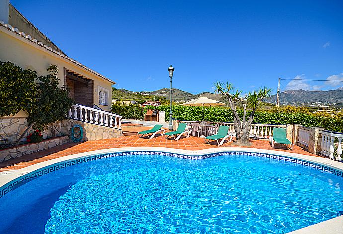 Private pool and terrace . - El Fraile . (Photo Gallery) }}